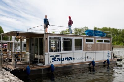 Hausboot-Saunaboot in der mecklenburgischen Seenplatte